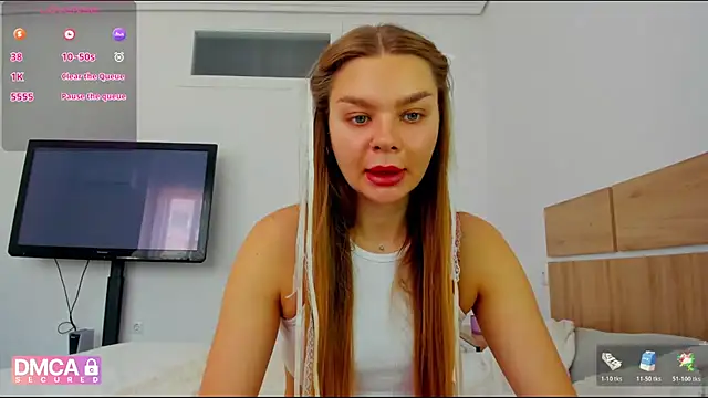 Snapshot of Molly_sweetie chatting on May 2026 09:20:02 AM Molly sweetie online show from May 2026 09:20:02 AM