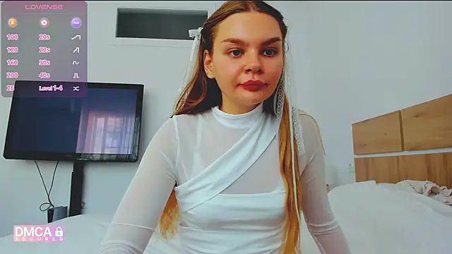 Snapshot of Molly_sweetie chatting on June 2026 06:57:02 AM Molly sweetie online show from June 2026 06:57:02 AM
