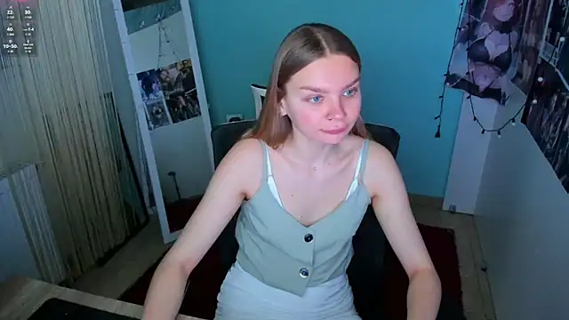 Snapshot of Molly_sweetie chatting on March 2025 06:57:02 AM Molly sweetie online show from March 2025 06:57:02 AM