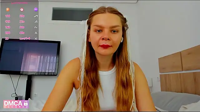 Snapshot of Molly_sweetie chatting on May 2026 06:39:01 AM Molly sweetie online show from May 2026 06:39:01 AM