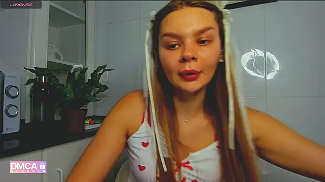 Molly sweetie online show from June 2026 06:53:02 PM