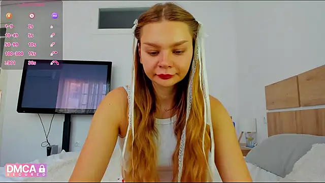Snapshot of Molly_sweetie chatting on May 2026 06:26:02 AM Molly sweetie online show from May 2026 06:26:02 AM