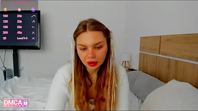 Molly sweetie online show from April 2026 06:28:01 AM