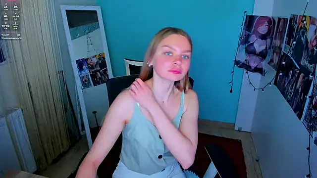 Snapshot of Molly_sweetie chatting on March 2025 10:07:01 AM Molly sweetie online show from March 2025 10:07:01 AM