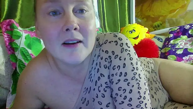 Snapshot of pussykroshka chatting on October 2025 11:11:02 AM pussykroshka online show from October 2025 11:11:02 AM