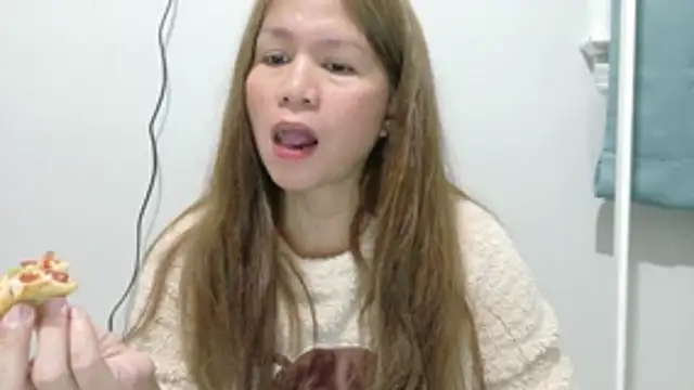 XLennaMX online show from February 2026 02:12:02 AM