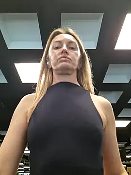 Miss    Mia  online show from February 2026 10:26:01 AM