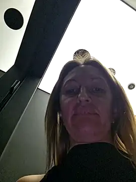 Miss    Mia  online show from January 2026 11:59:02 AM