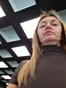 Miss    Mia  online show from February 2026 11:22:01 AM