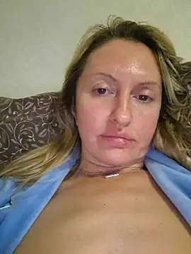 Miss    Mia  online show from November 2025 03:16:02 PM