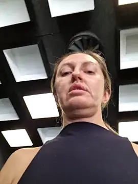 Miss    Mia  online show from February 2026 09:03:02 AM