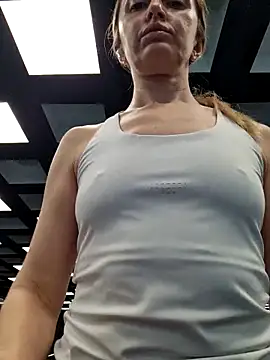 Miss    Mia  online show from February 2026 11:17:01 AM