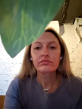 Miss    Mia  online show from September 2025 08:54:02 AM