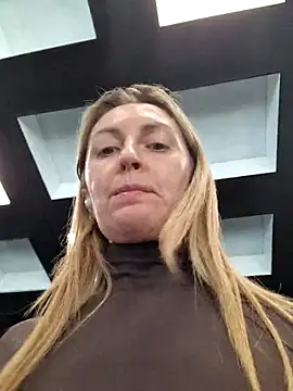 Miss    Mia  online show from March 2026 11:06:01 AM