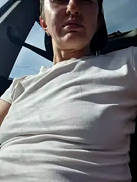 Miss    Mia  online show from September 2025 11:01:01 AM