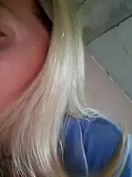 Miss    Mia  online show from October 2025 09:21:01 AM