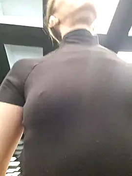 Miss    Mia  online show from March 2026 09:27:01 AM