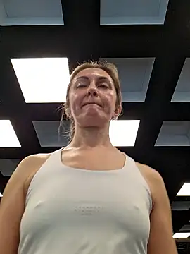 Miss    Mia  online show from January 2026 11:25:02 AM