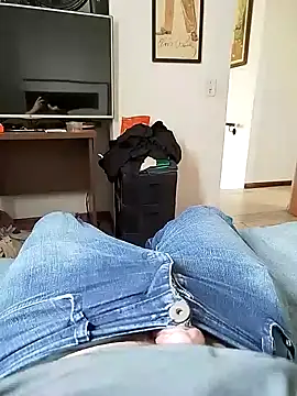 flavio81augusto online show from December 2024 06:21:02 PM