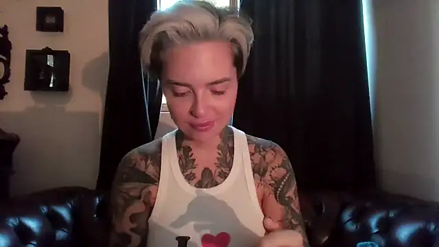 Rubyrichhxo online show from November 2025 08:40:01 AM