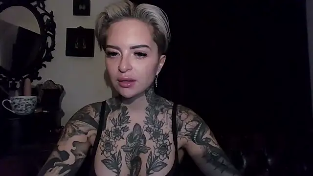 Rubyrichhxo online show from December 2025 05:27:02 PM