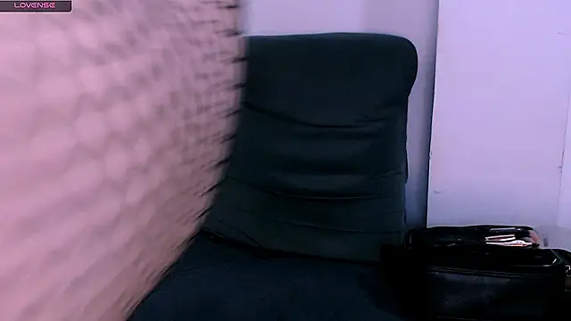 sofi-rojas1 online show from March 2026 07:15:01 PM