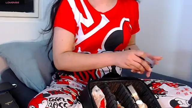 sofi-rojas1 online show from December 2025 02:05:01 AM