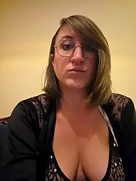 minierose online show from October 2025 02:33:02 AM