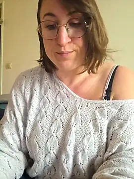 minierose online show from February 2026 12:04:02 PM