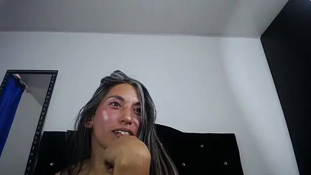sweet skylove  online show from April 2026 09:17:01 PM