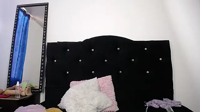sweet skylove  online show from May 2026 09:39:01 PM