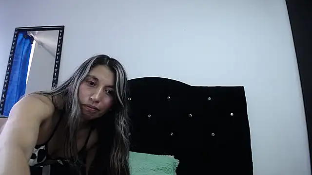 sweet skylove  online show from June 2026 06:57:01 PM