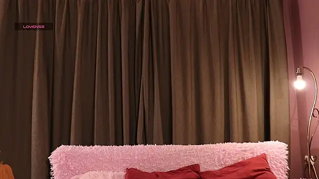 Snapshot of steffania- chatting on November 2025 06:51:02 PM steffania- online show from November 2025 06:51:02 PM