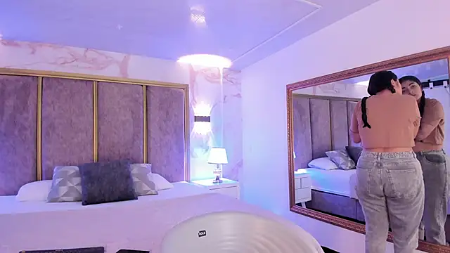 Snapshot of GiselOrtiz chatting on November 2025 10:51:02 AM GiselOrtiz online show from November 2025 10:51:02 AM