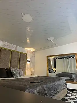 Snapshot of GiselOrtiz chatting on November 2025 10:43:01 AM GiselOrtiz online show from November 2025 10:43:01 AM