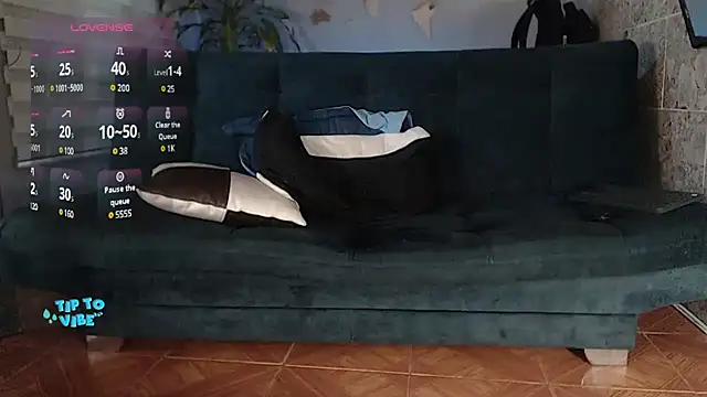 Snapshot of rogert_xx chatting on January 2025 02:46:02 AM rogert xx online show from January 2025 02:46:02 AM