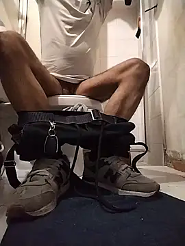 Danielitohot23cm online show from November 2025 12:11:02 AM