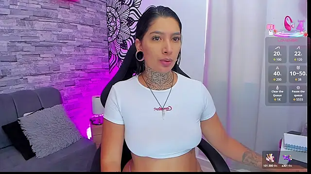 Snapshot of LouaneBourVip chatting on October 2025 01:34:01 PM LouaneBourVip online show from October 2025 01:34:01 PM