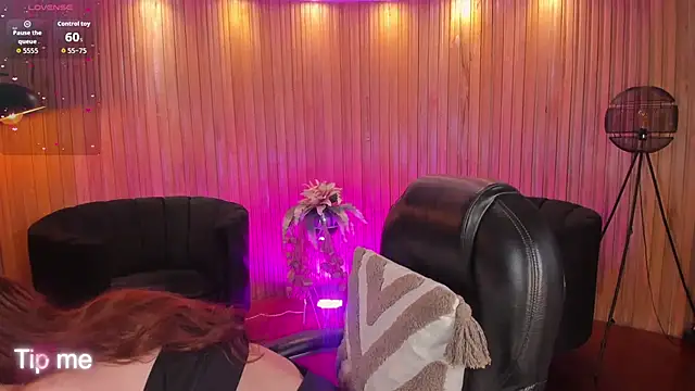 CorinneRusso online show from December 2025 05:46:02 AM