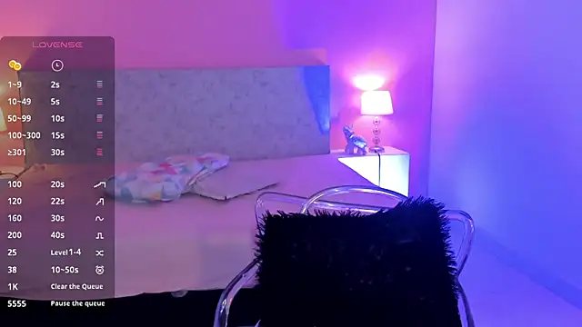 BlakmillerrGilson online show from November 2025 07:39:01 PM