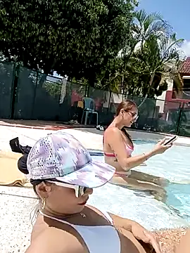  joanne and oliver  online show from November 2025 05:28:01 PM