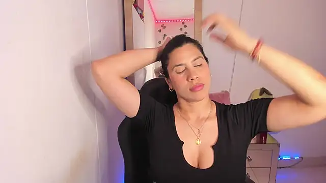 Snapshot of hellensexy chatting on March 2025 12:32:02 AM hellensexy online show from March 2025 12:32:02 AM