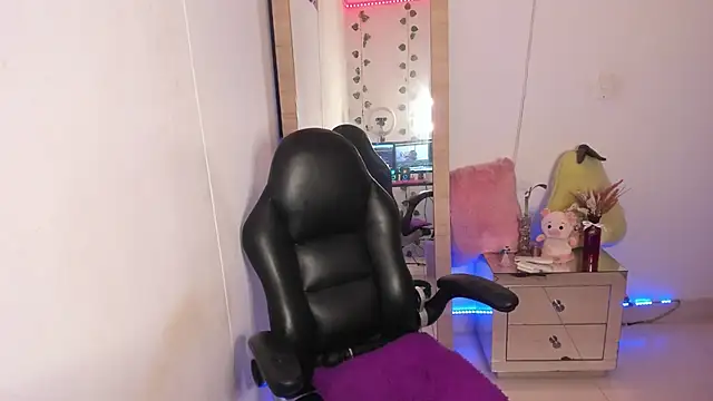 Snapshot of hellensexy chatting on March 2025 12:00:02 AM hellensexy online show from March 2025 12:00:02 AM