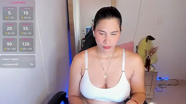 hellensexy online show from June 2026 10:09:01 PM