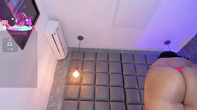 Snapshot of megan_woll chatting on March 2025 01:18:02 PM megan woll online show from March 2025 01:18:02 PM