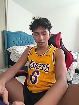 Leonarrrd 01 online show from April 2026 08:15:02 PM