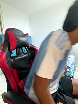 Leonarrrd 01 online show from December 2025 08:14:01 PM