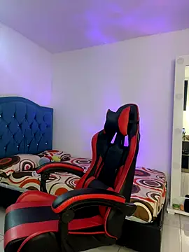 Leonarrrd 01 online show from November 2025 11:30:01 PM