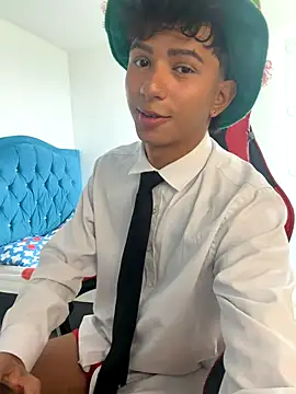 Leonarrrd 01 online show from December 2025 07:34:02 PM