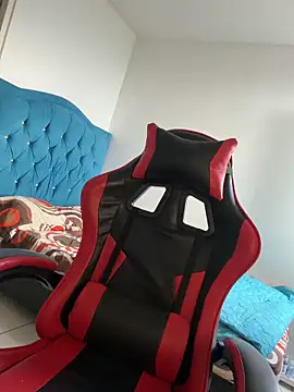 Leonarrrd 01 online show from November 2025 08:53:02 PM